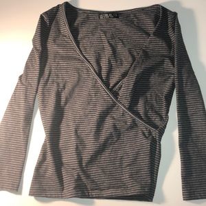 Long sleeve with v-neck